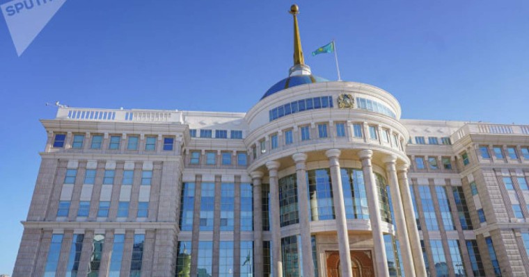 Тоқаев президенттің өкілеттігін кеңейтетін заңға қол қойды