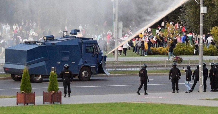 Қазақстан полициясы су шашу арқылы адамдарды жолдан қуатын көлік пайдаланбақ