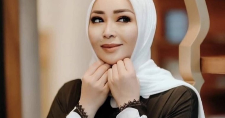 Оқырмандар Айнұр Тұрсынбаеваның бет-әлпетіндегі өзгерістерді сынады (фото)