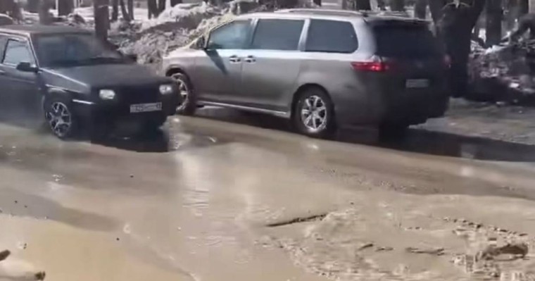 Қарағандылық заңгер ТКШ қызметкерлерін жолдардағы шұңқырлар үшін жауапкершілікке тартты