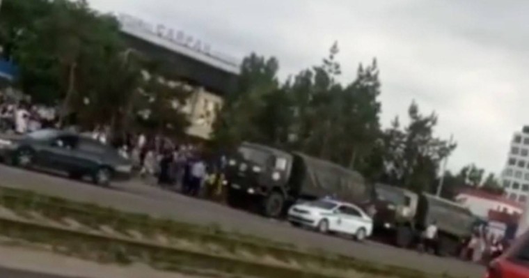 Желіде Алматыдағы автобекетте болған "митингтің" видеосы таралуда - Қазақстан жаңалықтары