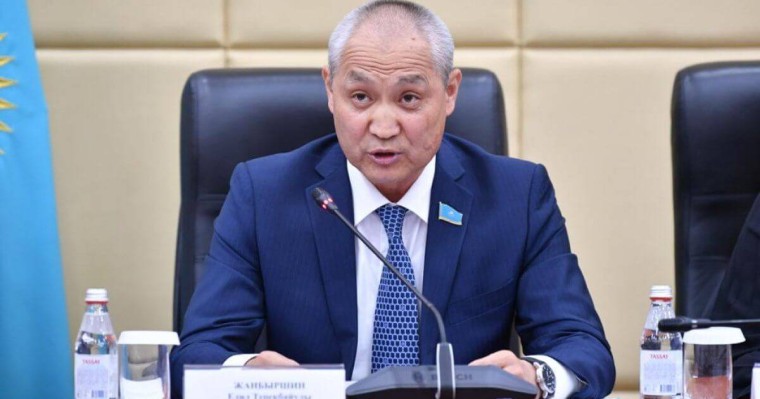 «Құраннан басқасын өзгертуге болады». Жаңбыршин Жоғарғы соттың жұмысын сынға алды