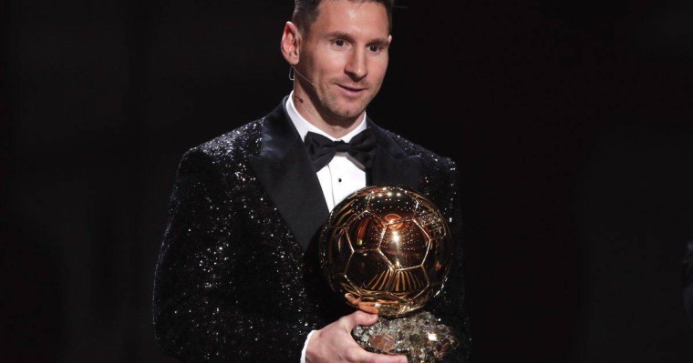 Лионель Месси жетінші мәрте «Алтын доп» жүлдесін жеңіп алды