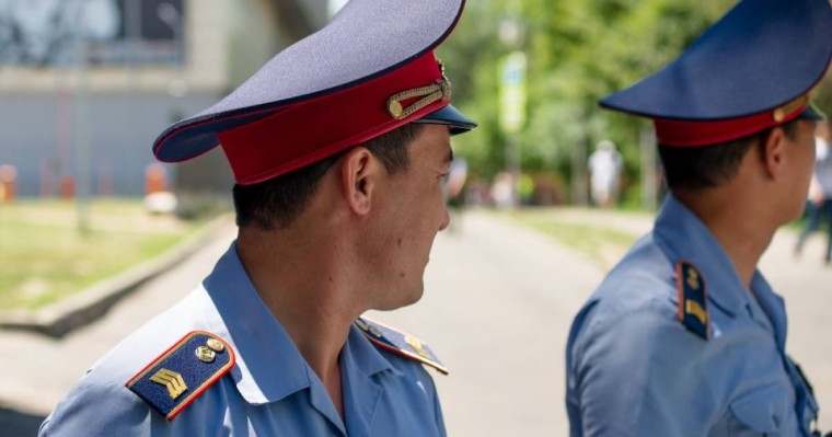 Анасының жаназасында жоқтау айтқаны үшін участковый келіп айыппұл салған