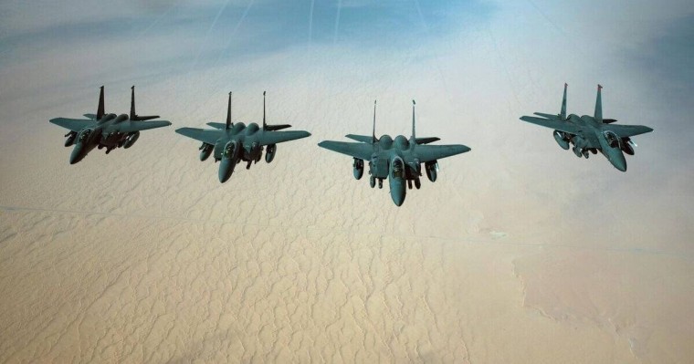 АҚШ әскери ұшақтарын Иранға аттандырды