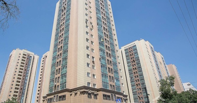 Алматыдағы тұрғын үй кешенінің 18-қабатынан 22 жастағы аяғы ауыр бойжеткен секіріп кетті