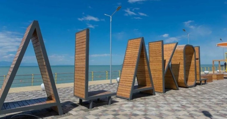 Ауыр жүкті арқалай білдік