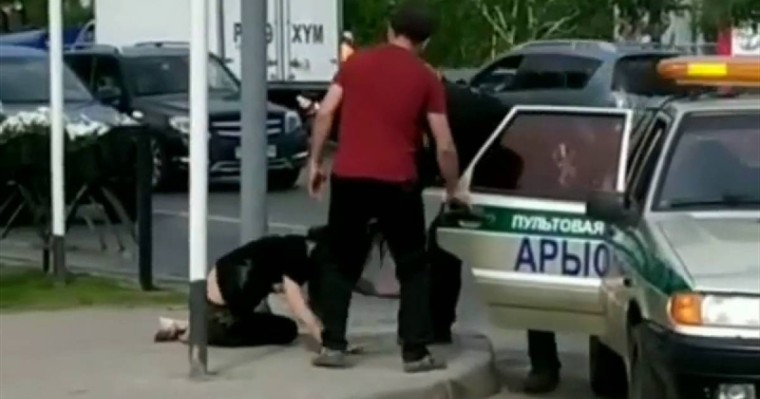 Қостанайда тротуардың бойымен шашынан сүйрелген трансгендер оқиғаның өз нұсқасын айтты - Қазақстан жаңалықтары