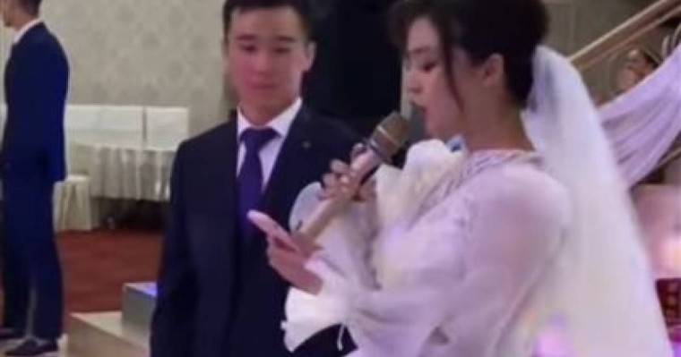 "Нағыз беттен алатын қатын болады": Той үстінде өлең оқыған жас келінге халық сынай қарады