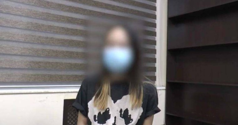 Құранға тіл тигізген әйел өкінетінін айтты (ВИДЕО)