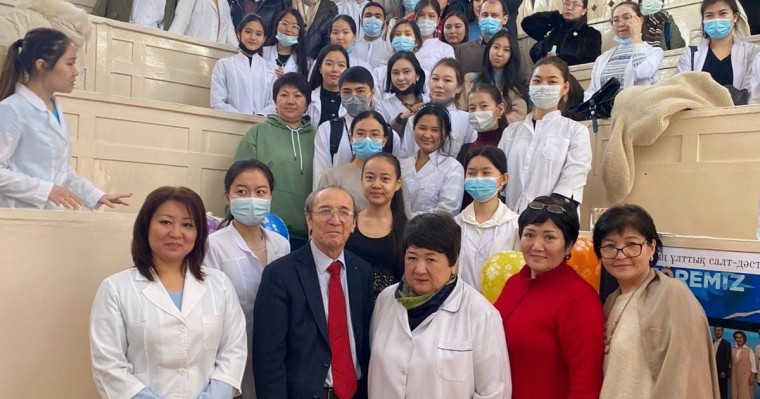 Бердалы Оспан встретился со студентами Национального университета