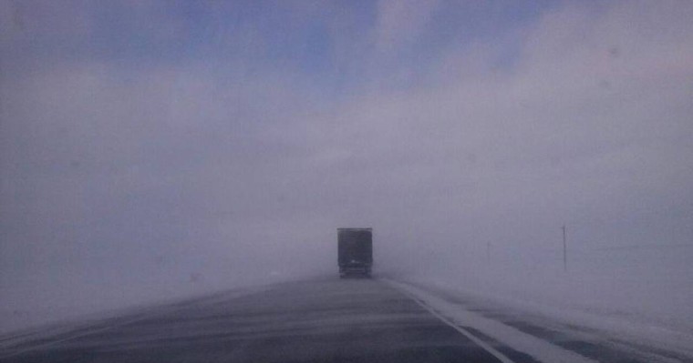 ШҚО-да боранға байланысты бірқатар жолда көлік қозғалысы шектелді