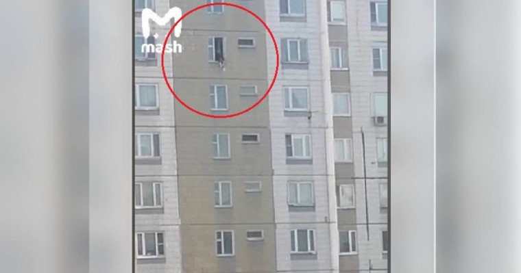 Мәскеуде 16-қабаттан құлаған бойжеткен тірі қалды (видео)