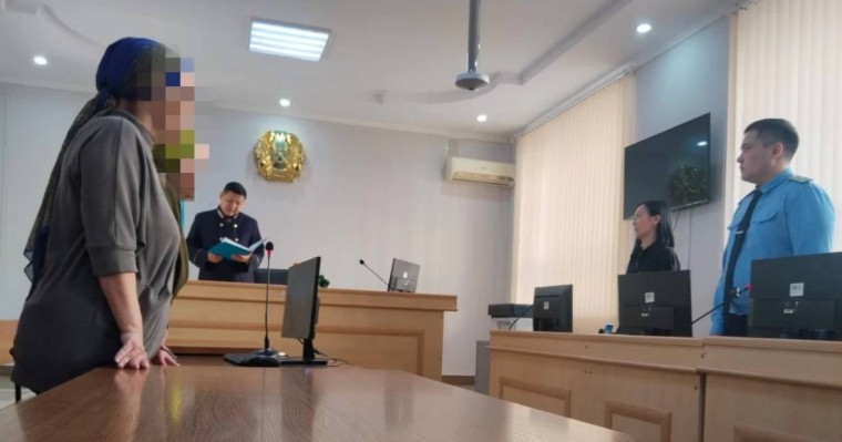 Қостанайда фельдшерді ұрып-соққан әпкелі-сіңлі бас бостандығынан шектелді