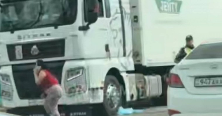 Алматыда 7 жастағы қызды жүк көлігі қағып кетті