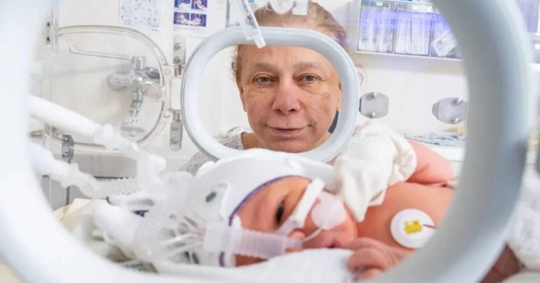 Әйел 66 жасында оныншы баласын дүниеге әкелді