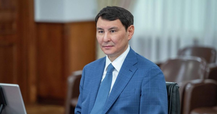 «Біз де адам баласымыз»: Қаржы министрі ипотекасы барын айтты