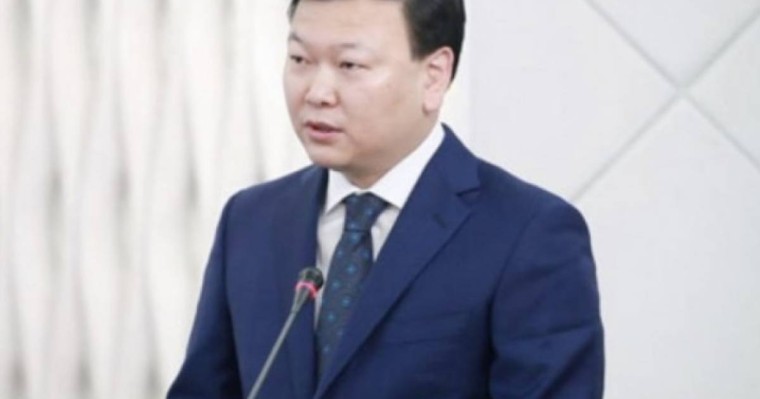 Экс-министр Цой көпшіліктің алдында жылт етті