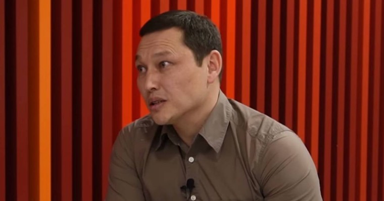 Санжар Боқаев: Бюджеттен "Ақ жол" жылына 1 млрд, "Нұр-Отан" 5 жылда 30 млрд алады (видео)