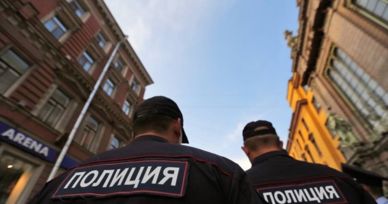 Екатеринбург соты Қазақстан азаматын зорлады деп айыпталған үш экс-полицейді ақтады