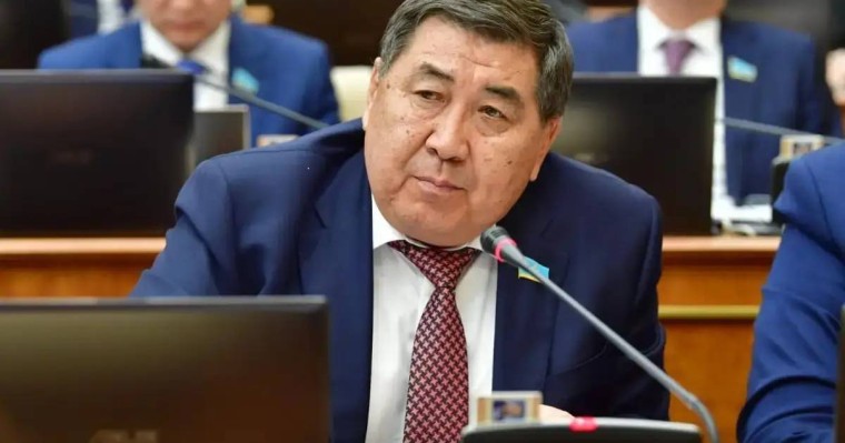 Ермұрат Бәпи «Отағасы туралы» заң қабылдауды ұсынды