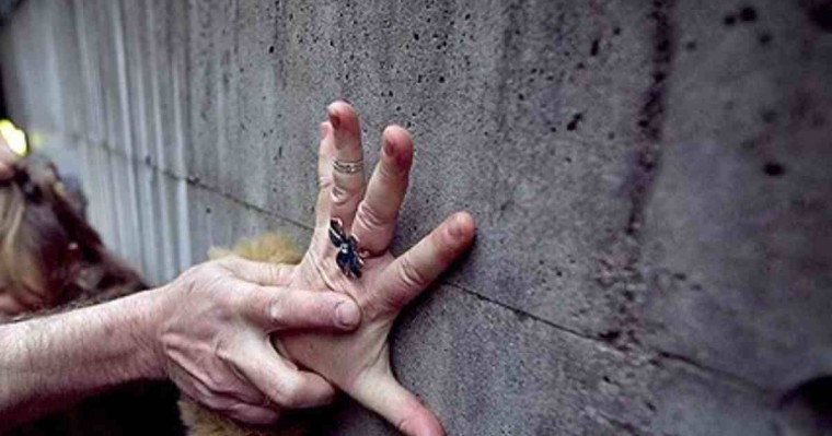 Ақтауда 15 жастағы қызды зорлап кетті - Қазақстан жаңалықтары