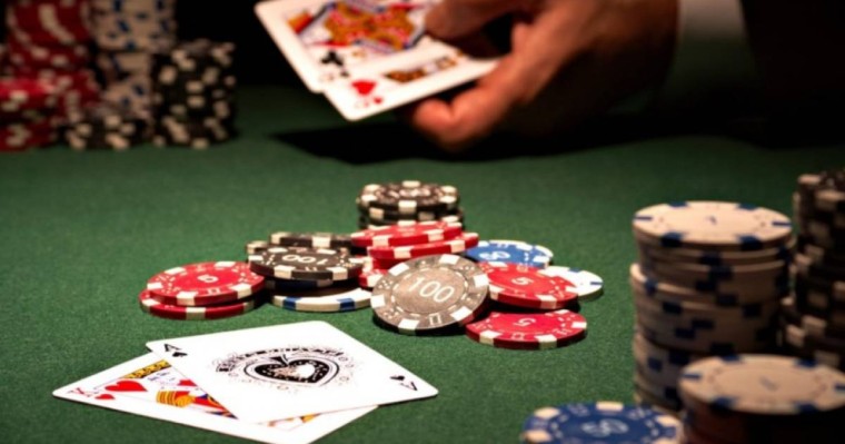 305 мемлекеттік қызметкер құмар ойынның құрығына түскені анықталды