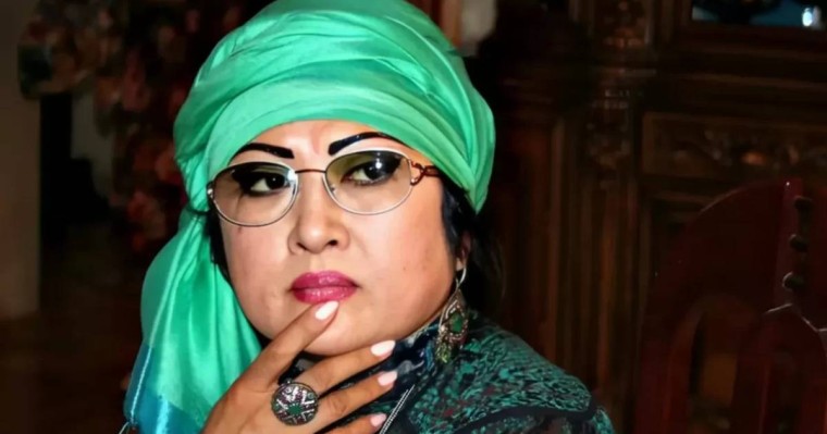 "Бар шындықты айтсам, төбе шашыңыз тік тұрады". Әнші Мақпал Жүнісова елге мұңын шақты