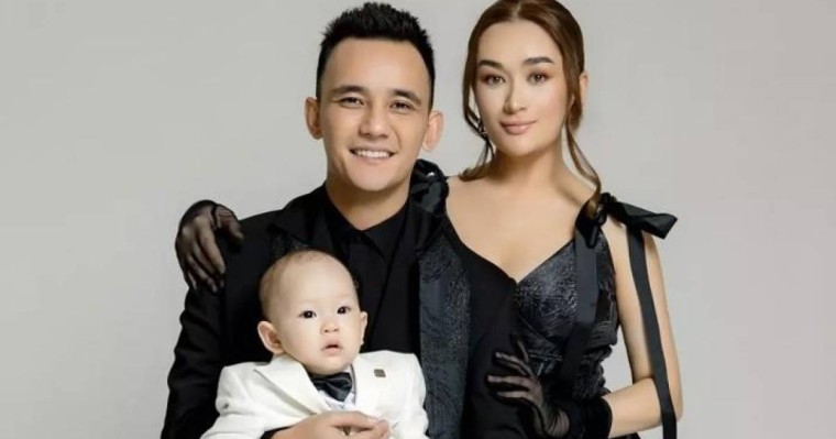 Әли Оқапов ұлының 1 жасын Вьетнамда атап өтті