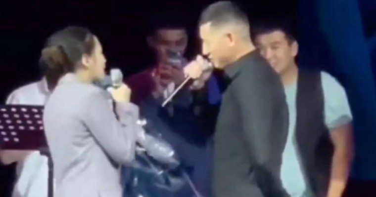 "Тоқалдыққа алыңызшы": Рэпер Жақаудың кешінде тыңдарманы ерекше ұсыныс жасады (видео)