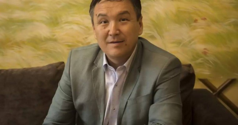 Әнші Рамазан Стамғазиев Алматыда "таксист" болып жүр