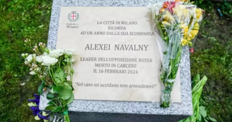 Италияда Навальныйға ескерткіш тақта орнатылды