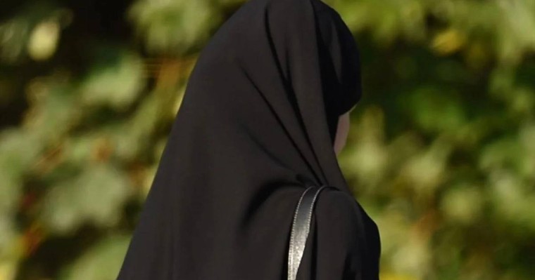 Қазақстанда кімдерге хиджабпен жұмысқа келуге рұқсат етілген: Премьер-министрдің орынбасары жауап берді