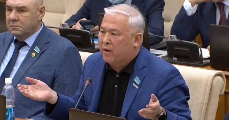 Депутат жаңа премьерге: "Министрлеріңіз парламентке дайындықпен келсін"