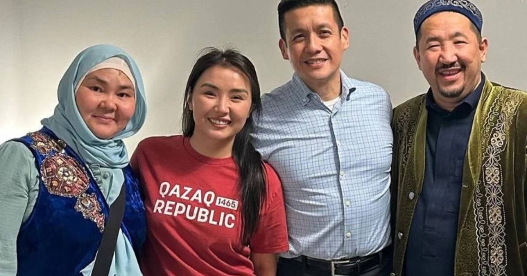 Нұрлан имам әйелімен бірге көзге түсіп, елді сүйсінтті