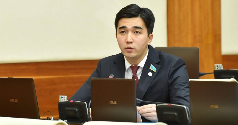 Мәди Ахметов: Жан-жаққа тартпай, Тоқаевтың кандидатурасын қолдайық!