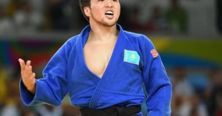 "Иығымды осы жаққа тастасам да, күресемін дедім": Елдос Сметов ауыр жарақатымен қалай медаль алғанын айтты