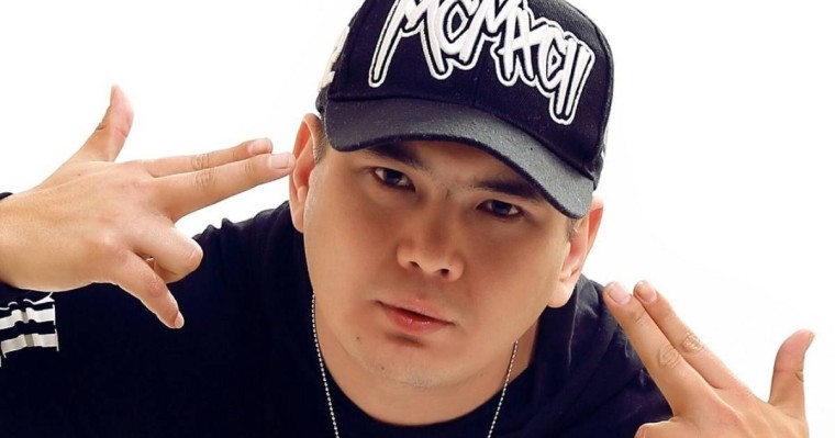 Жан Ахмадиев тіркелмеген «Ел тірегі» партиясын қолдап рэп оқыды (ВИДЕО)