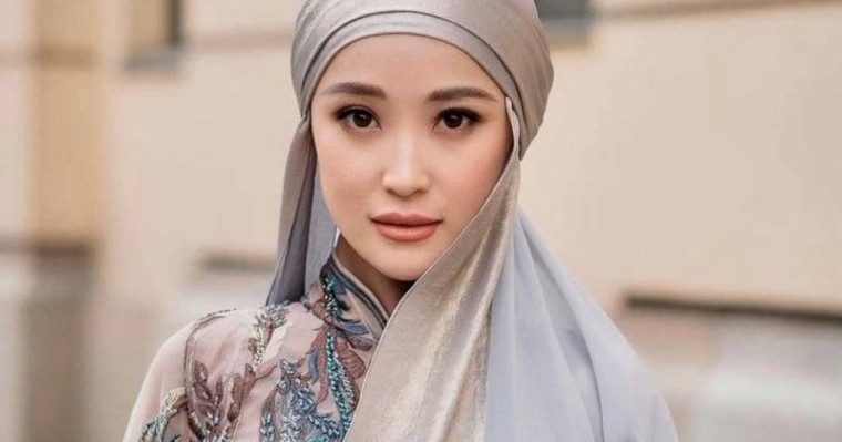 “Төркінім қуып шықты” - Мөлдір Әуелбекова жаңа пәтерге көшкенін айтты