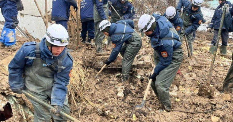 Алматыдағы лай көшкінінің астында қалған 4 адамның денесі табылды