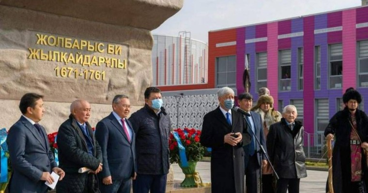 Алматы облысында Жолбарыс биге еңселі ескерткіш орнатылды