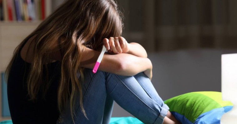 «Сабаққа келмесе де, бағасын қойған»: 8-сынып оқушысы дүниеге сәби әкелді