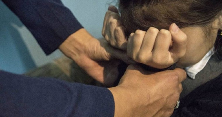 Қарағандыда 13 жасар қызды зорлап, жүкті қылған имам қыз өзі келіскенін айтып арызданды