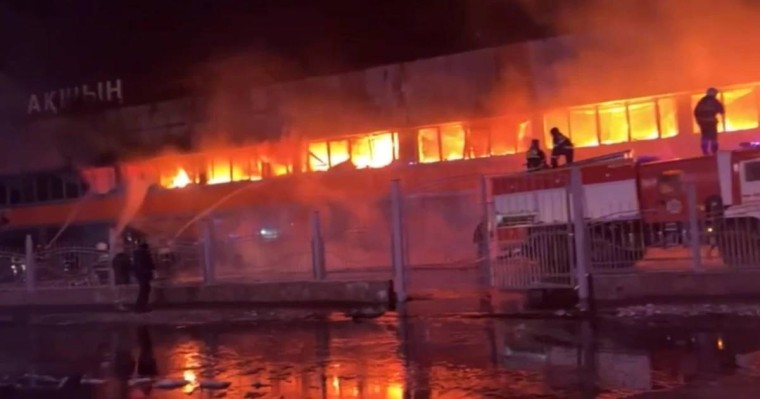 Семейде ірі киім базарларының бірі өртеніп кетті