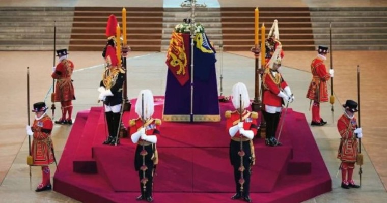 II Елизаветаның табытын күзеткен сарбаз өлі табылды