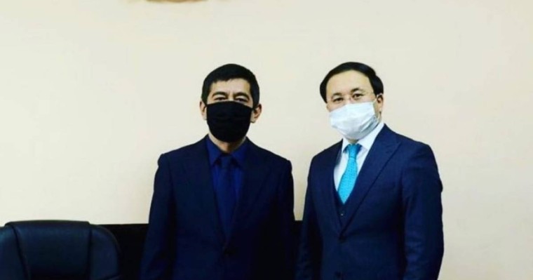 Ринат Зайытов: Үш жүзге сөйлеп жүрген ақындарыңыз 200 адамды жұмылдырып жұмыс істете алмаса, пайдасы не?