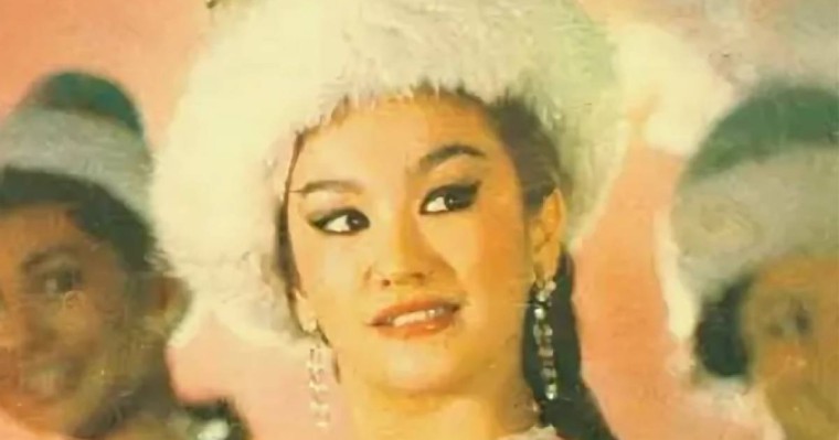 Күйеуі тастап кетсе де, ата-енесін баққан биші