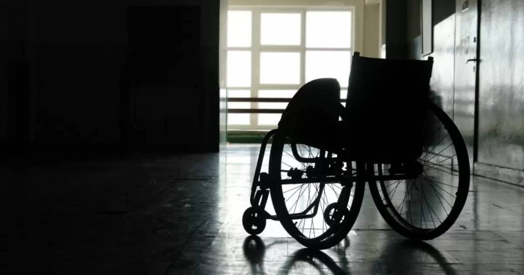 Түркістанда 24 жастағы мүгедек жігітті 6 адам зорлап келген