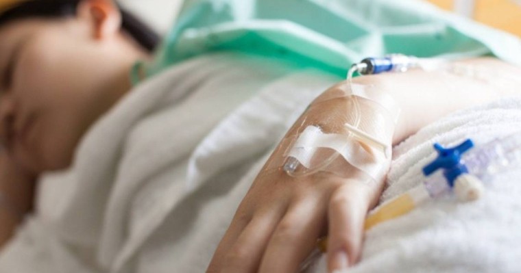 Қызылорда базарында жүрегі ұстап құлаған әйелді тонап кеткен