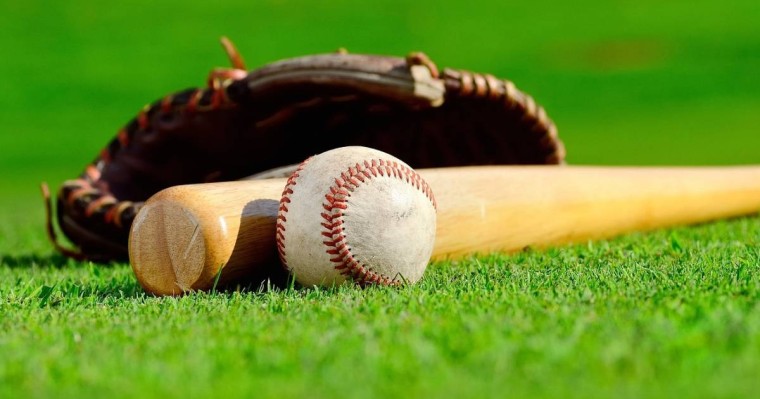 Ескерту жасап, көлігін тепкені үшін. Алматыда джип мінген жасөспірім қарияны битамен ұрып өлтірді